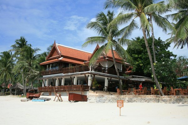 Explore the best uk campsites for unforgettable wildlife experiences in their natural environments